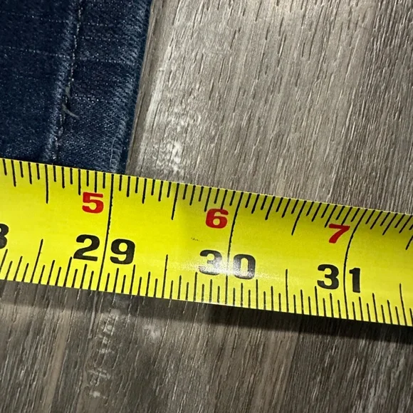 Women’s Lee Classic Fit Navy Blue Denim Jeans with Embroidered Pockets, Size 10. - Picture 9 of 14